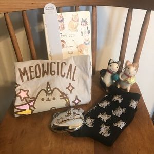 Meow! Kitty Person Bundle T-shirt  (M-L)